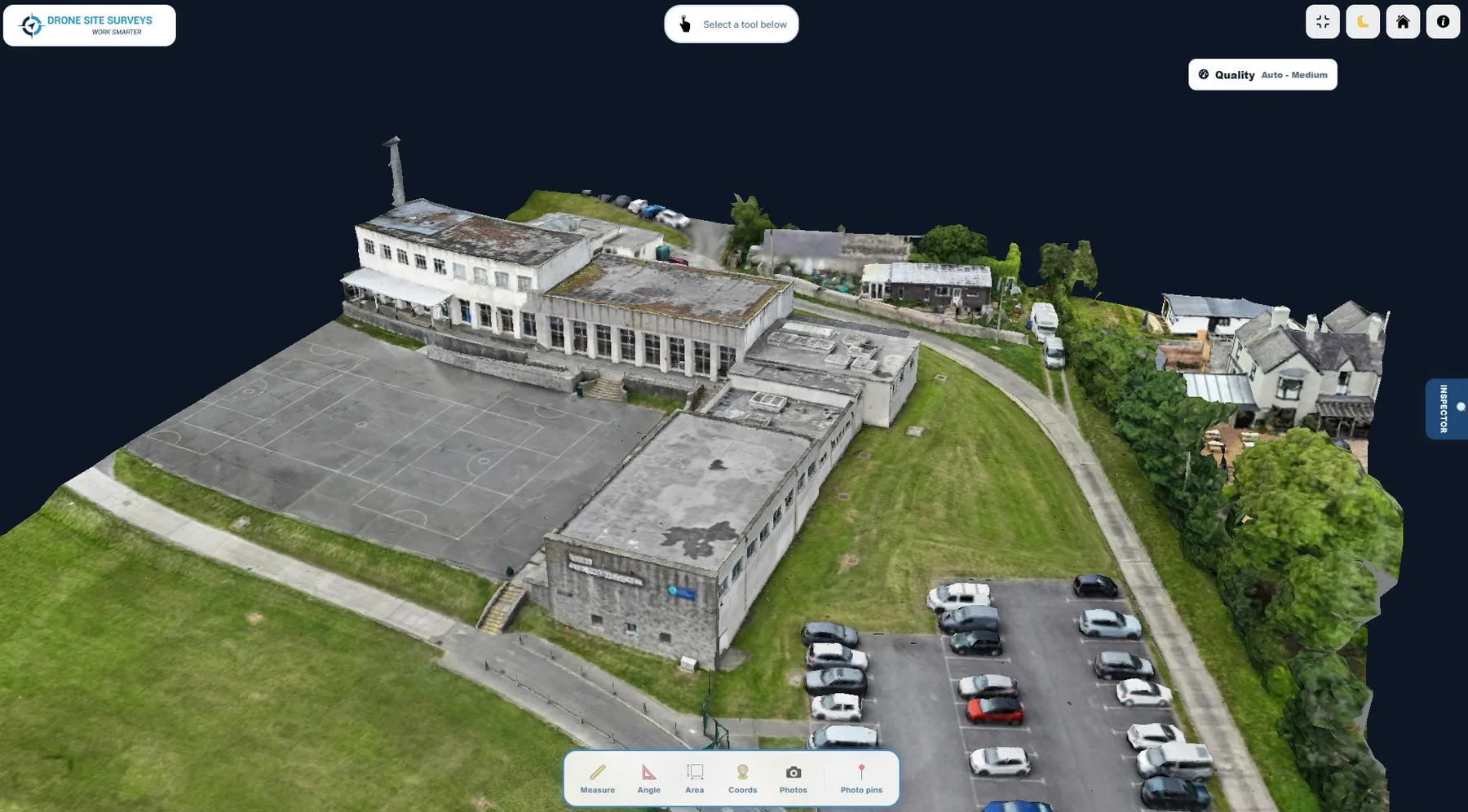 Interactive 3D model of a school building and its site